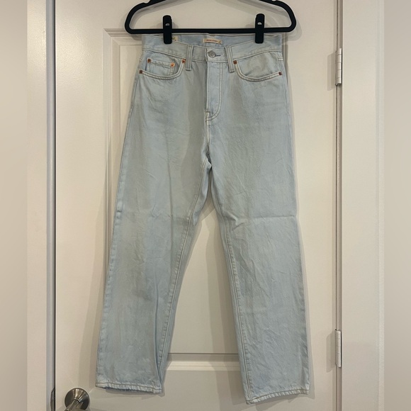 Levi’s Wedgie Straight Jean - Picture 3 of 6